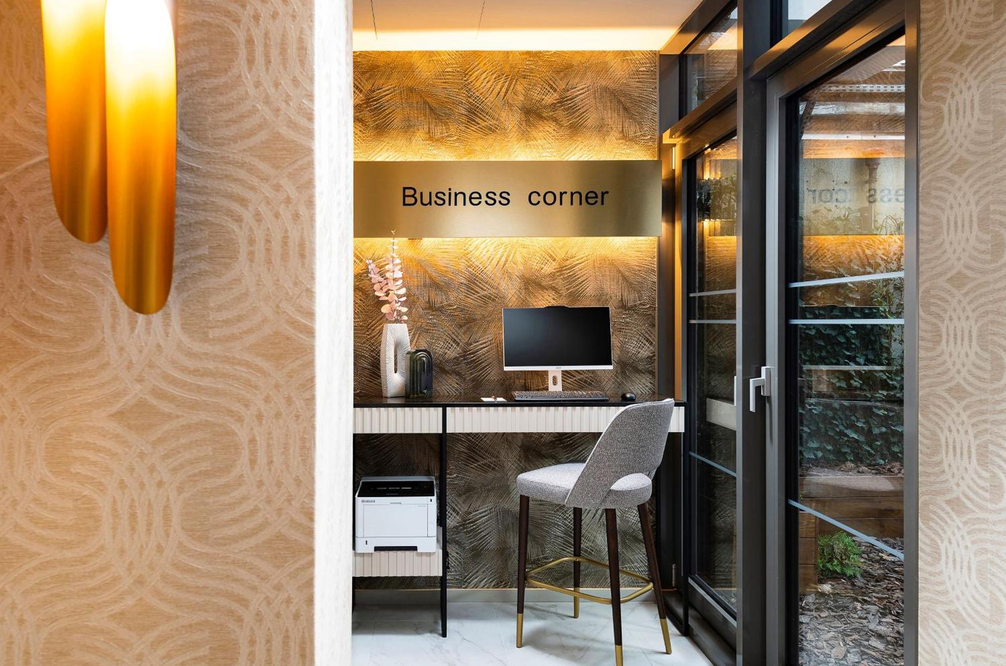Three Corners Avenue Hotel Budapest Exteriör bild