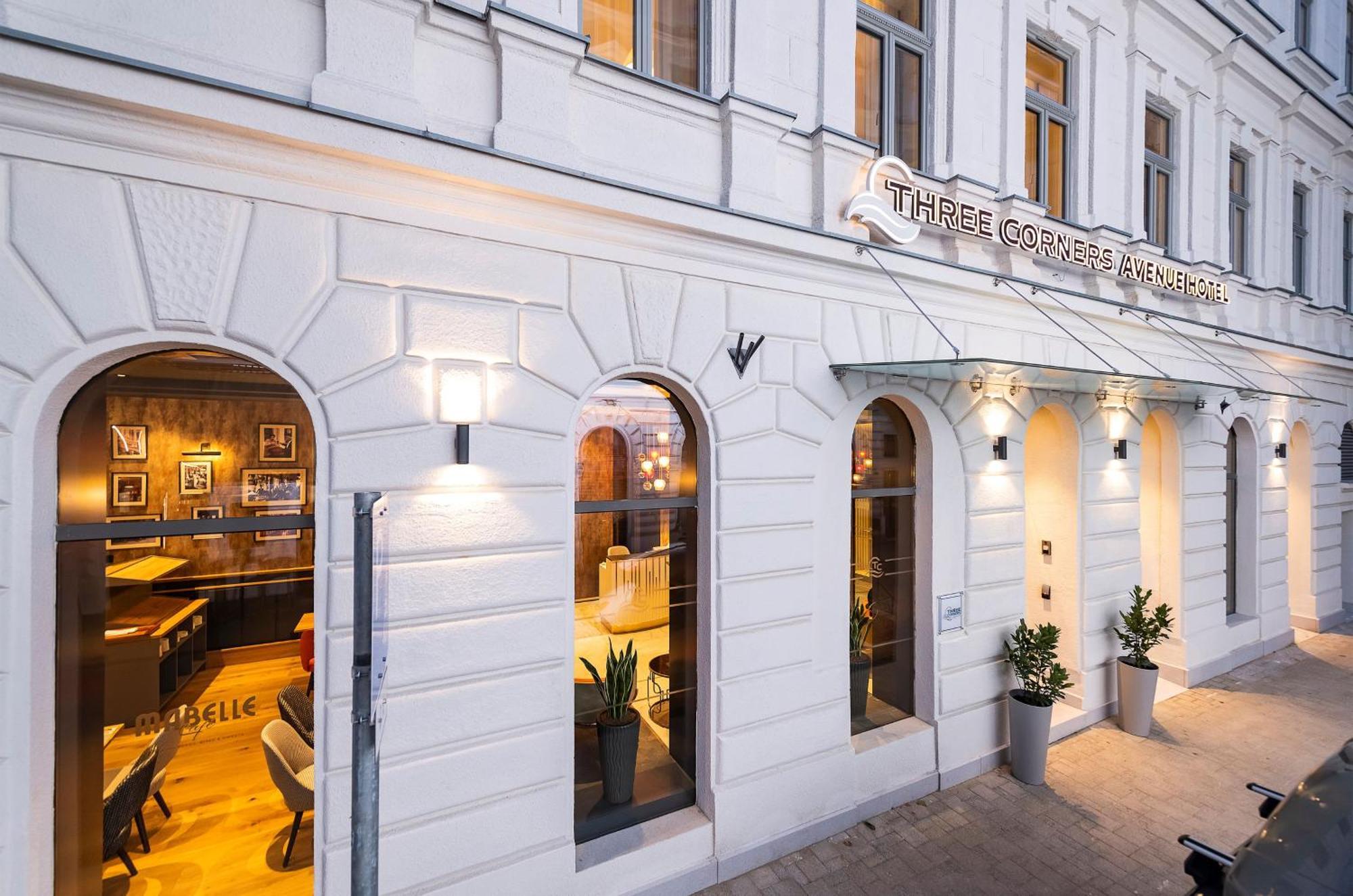 Three Corners Avenue Hotel Budapest Exteriör bild